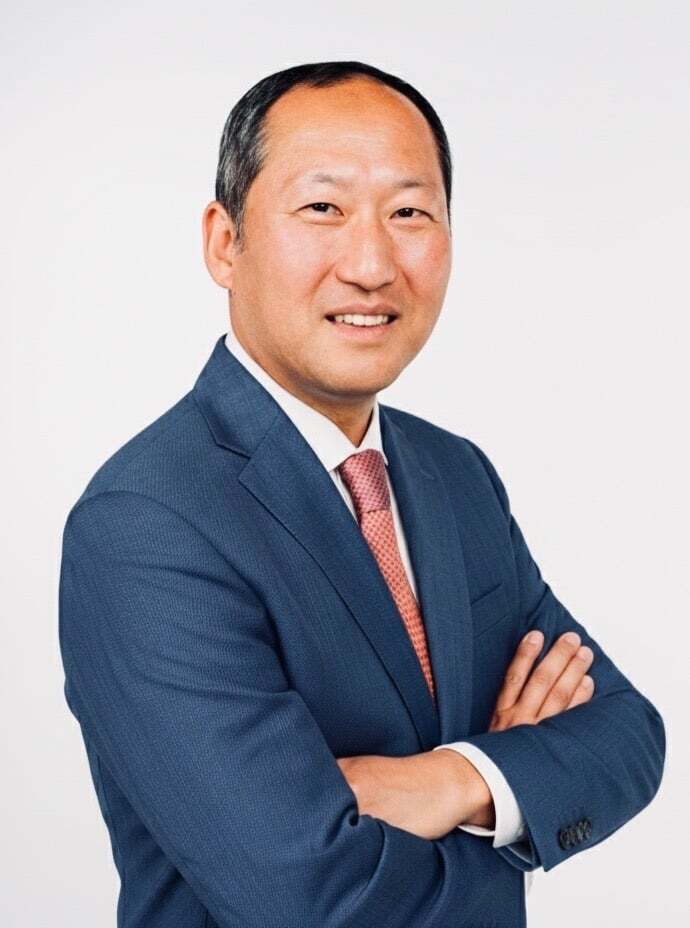 Jeff Yi | Principal Broker & Commercial Real Estate Strategist